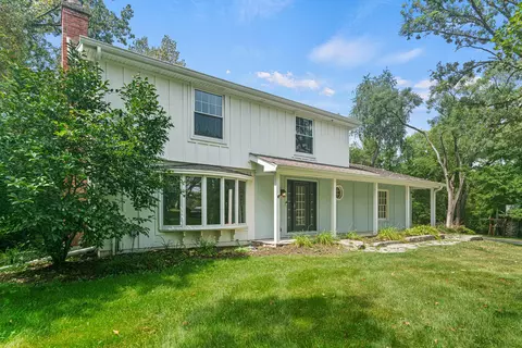 735 Circle Dr, Tower Lakes, IL 60010 photo 3