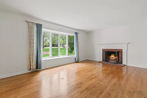 735 Circle Dr, Tower Lakes, IL 60010 photo 10