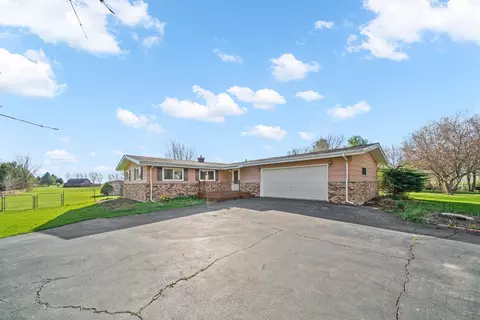 932 N Probst Ct, Maple Park, IL 60151