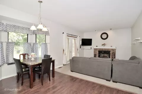Dining - 635 Old Oak Cir, Algonquin, IL 60102 photo 1 of 1
