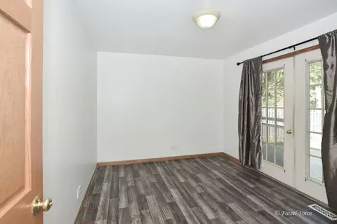 Bedroom - 635 Old Oak Cir, Algonquin, IL 60102 photo 1 of 3