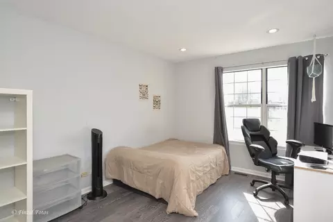 Bedroom - 635 Old Oak Cir, Algonquin, IL 60102 photo 2 of 3