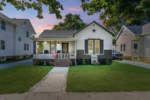 223 S Sangamon Ave, Gibson City, IL 60936