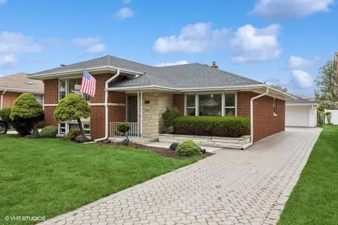 1513 Forest Rd, La Grange Park, IL 60526