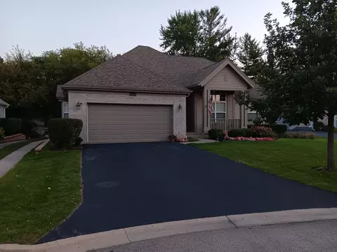 550 Bunker Hill Ct, Mundelein, IL 60060