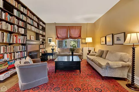 Living - 1354 E 49th St, Chicago, IL 60615 photo 3 of 5