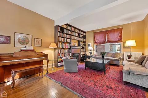 Living - 1354 E 49th St, Chicago, IL 60615 photo 2 of 5