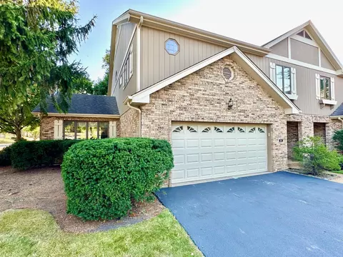 64 Castle Rock Ln, Bloomingdale, IL 60108