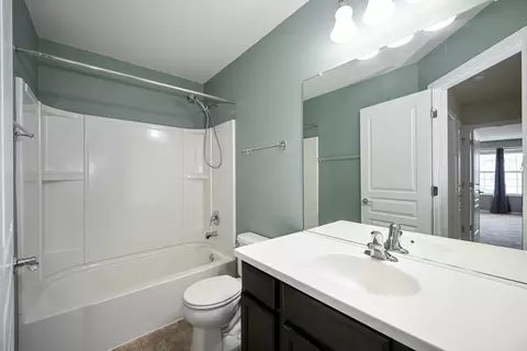 Bath - 367 Devoe Dr, Oswego, IL 60543 photo 3 of 3