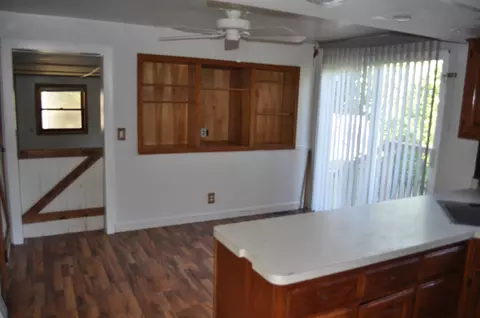 Living - 424 Chambers St, Ottawa, IL 61350 photo 3 of 3