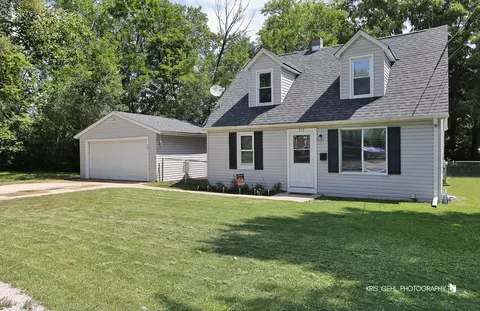 379 N Slusser St, Grayslake, IL 60030