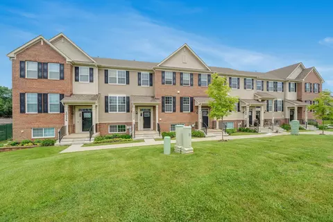 10332 Kerry Ridge Ct, Chicago Ridge, IL 60415