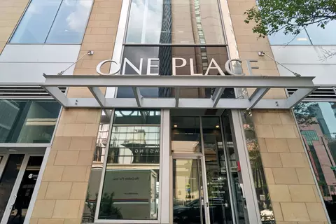 1 E 8th St #1019, Chicago, IL 60605