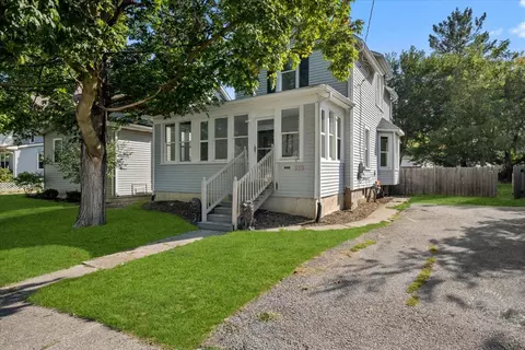 510 N 4th St, Dekalb, IL 60115
