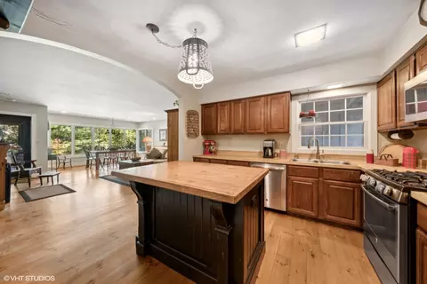 33 E Maple Ave, Cortland, IL 60112 photo 9