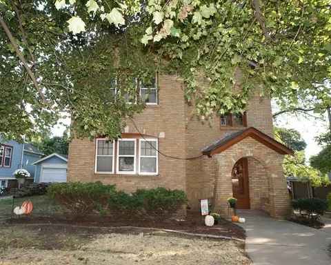 2017 3rd Ave, Rockford, IL 61104
