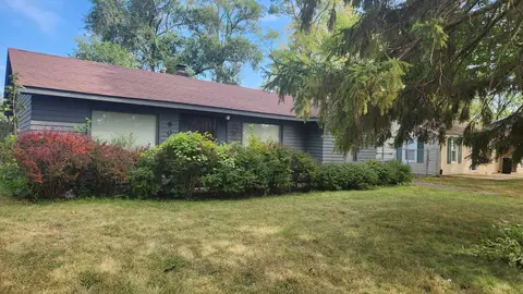602 S Webster St, Aurora, IL 60505