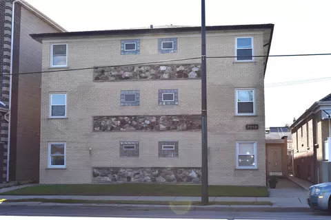 7019 W Irving Park Rd #8, Chicago, IL 60634