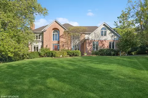 22420 N Linden Dr, Lake Barrington, IL 60010