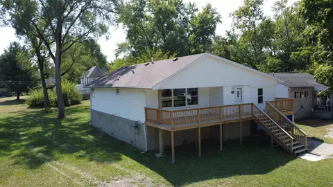 465 E Ash St, Watseka, IL 60970