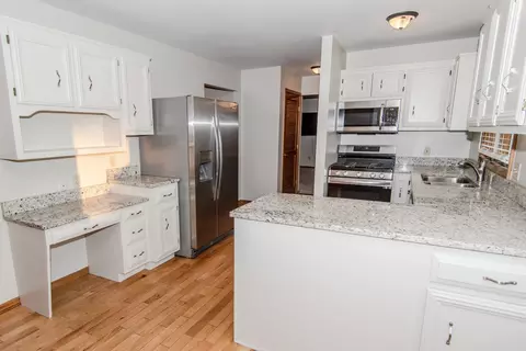 Kitchen - 15222 S James St, Plainfield, IL 60544 photo 2 of 7