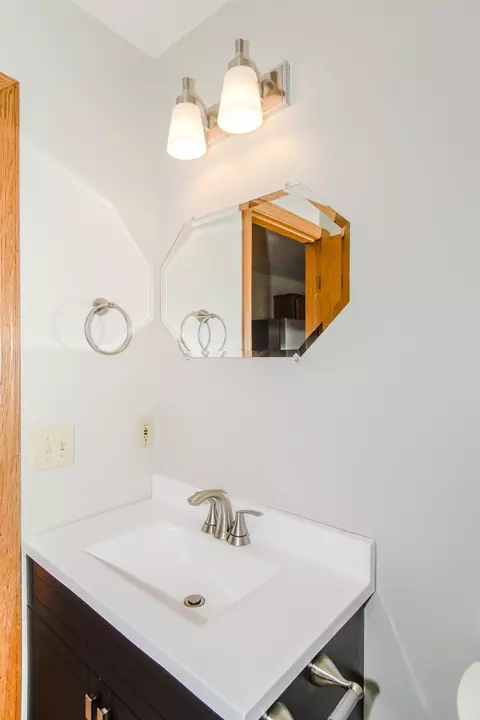 Bath - 15222 S James St, Plainfield, IL 60544 photo 2 of 10