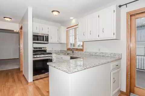 Kitchen - 15222 S James St, Plainfield, IL 60544 photo 4 of 7