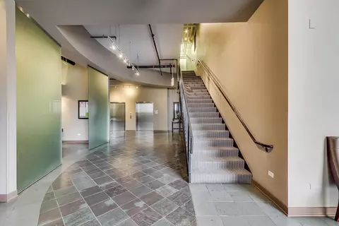 Entry Way - 811 W 15th Pl #314, Chicago, IL 60608 photo 2 of 3
