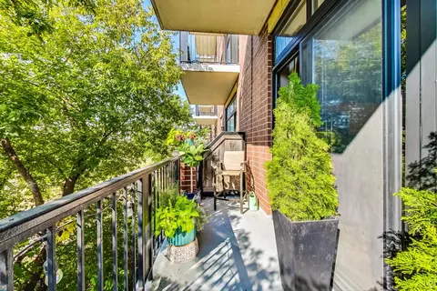 Exterior - 811 W 15th Pl #314, Chicago, IL 60608 photo 2 of 4