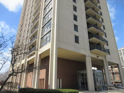 3001 S Michigan Ave #602, Chicago, IL 60616