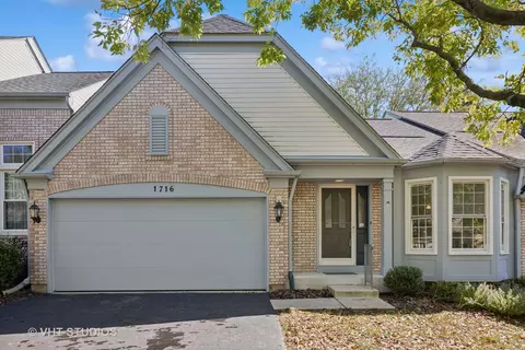 1716 Napoleon Dr, Naperville, IL 60565