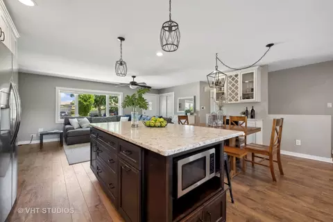 1100 Clark Ln, Des Plaines, IL 60016 photo 7