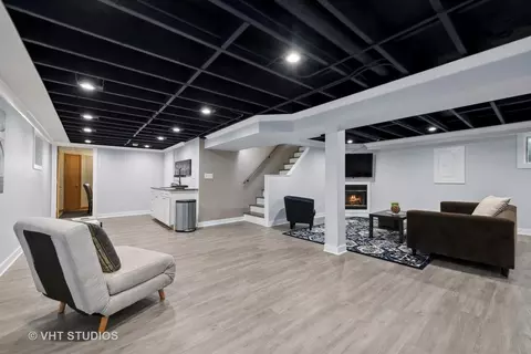 1100 Clark Ln, Des Plaines, IL 60016 photo 19