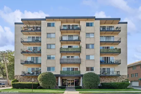 7314 Randolph St #3F, Forest Park, IL 60130