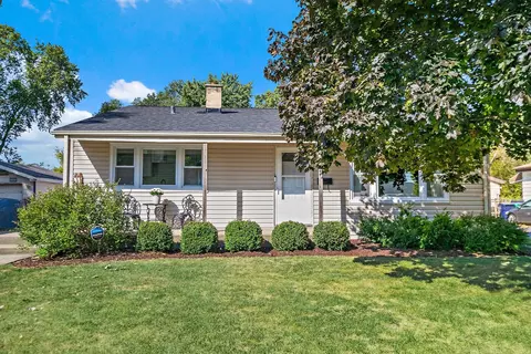 214 N Ahrens Ave, Lombard, IL 60148