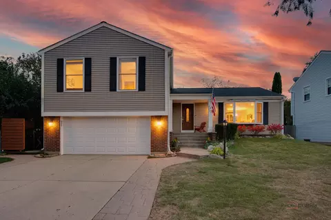 103 Memphis Pl, Vernon Hills, IL 60061