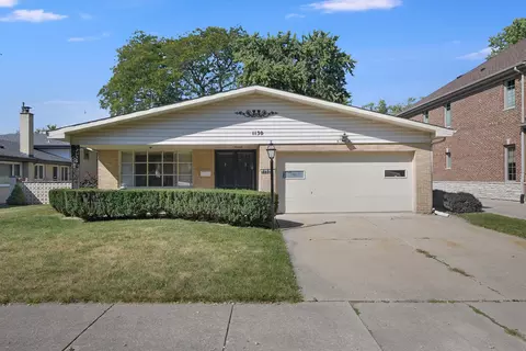 1130 Helen St, Park Ridge, IL 60068