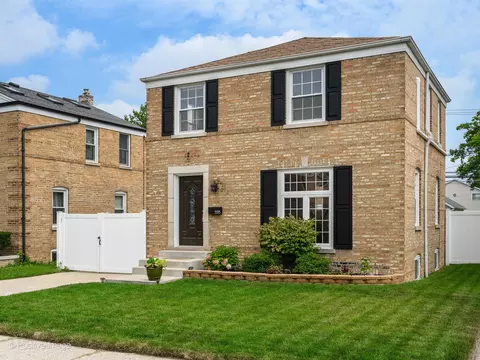 5515 N Osceola Ave, Chicago, IL 60656