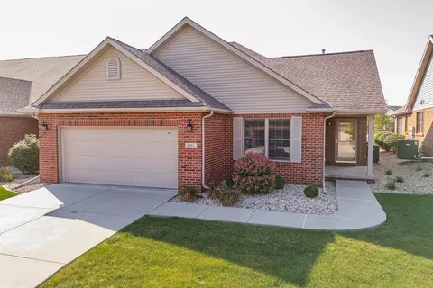 1401 Monterey Pine Dr, Normal, IL 61761