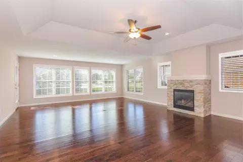 1401 Monterey Pine Dr, Normal, IL 61761 photo 3