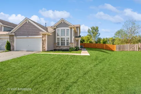 1114 Spinnaker St, Pingree Grove, IL 60140