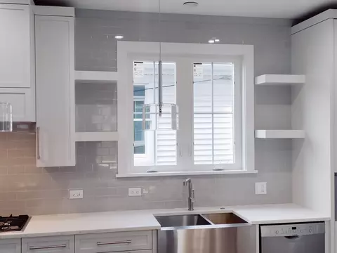 Kitchen - 2110 Darrow Ave, Evanston, IL 60201 photo 4 of 10