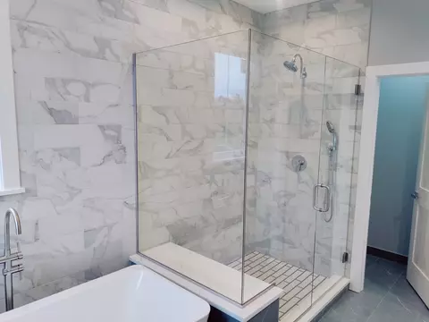 Bath - 2110 Darrow Ave, Evanston, IL 60201 photo 3 of 4