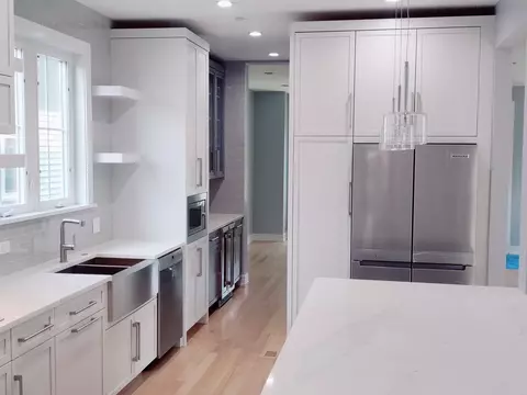 Kitchen - 2110 Darrow Ave, Evanston, IL 60201 photo 3 of 10