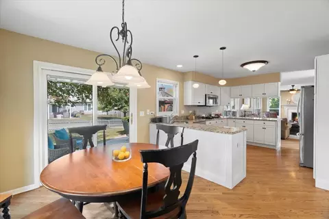 1650 Nicholson Dr, Hoffman Estates, IL 60192 photo 17