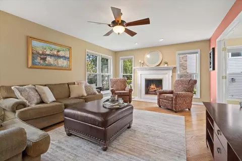 1650 Nicholson Dr, Hoffman Estates, IL 60192 photo 6
