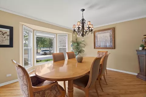 1650 Nicholson Dr, Hoffman Estates, IL 60192 photo 9