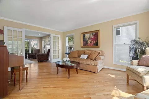 1650 Nicholson Dr, Hoffman Estates, IL 60192 photo 4