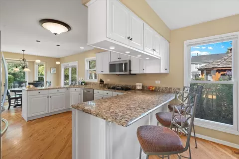 1650 Nicholson Dr, Hoffman Estates, IL 60192 photo 12