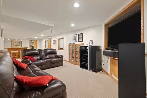 1650 Nicholson Dr, Hoffman Estates, IL 60192 photo 33